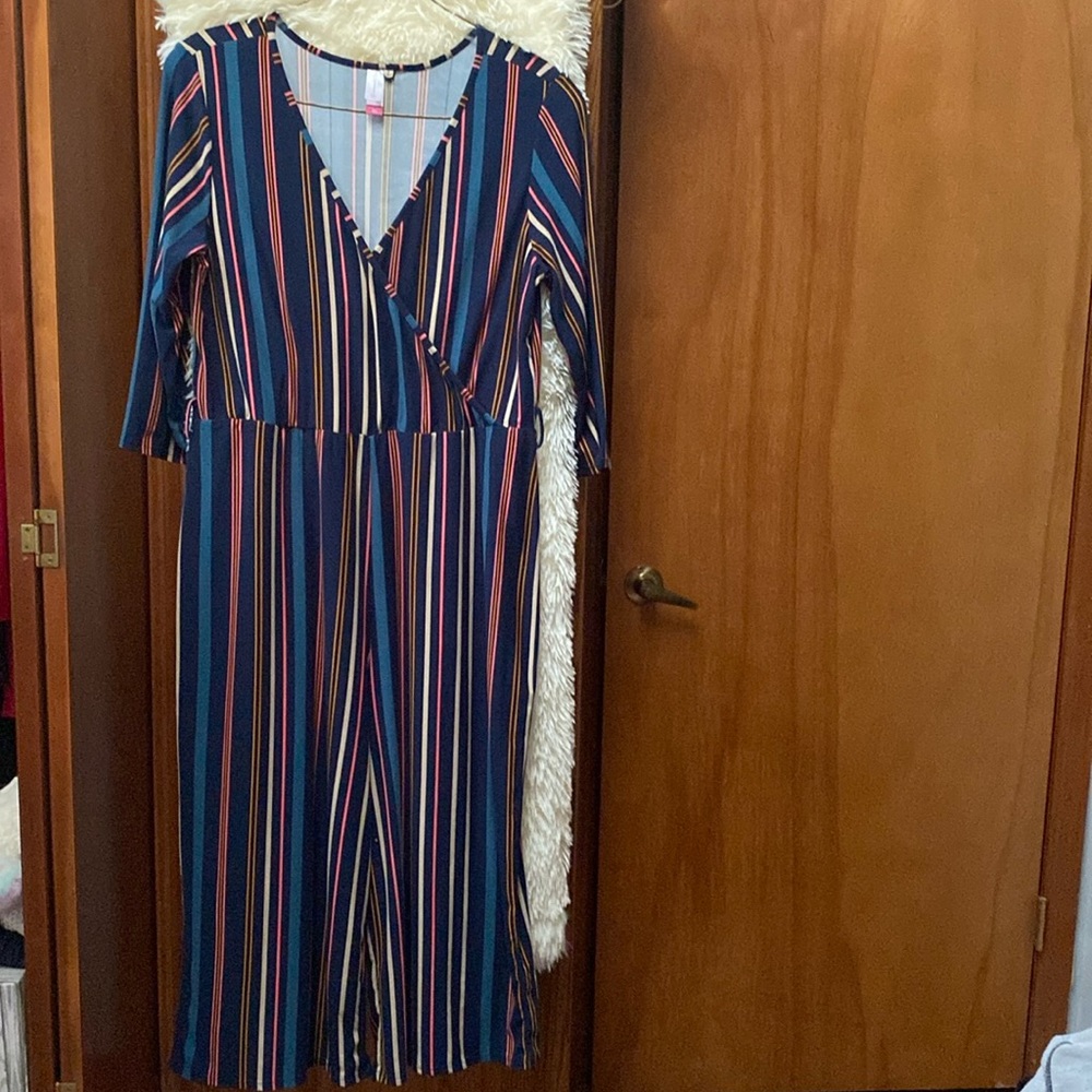 No Boundaries Women’s Multi-colored Striped Cropped V-Neck Jumpsuit. Size XXXL